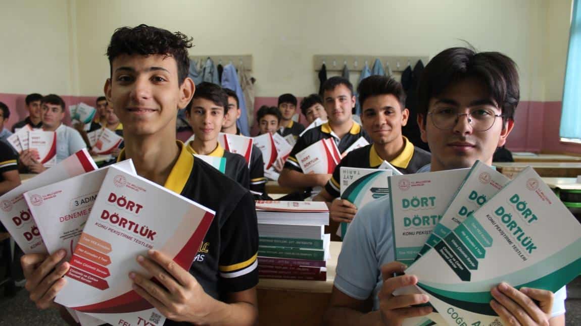 Milli Eğitim Bakanlığından 12. Sınıf Öğrencilerine Ücretsiz Kaynak Kitap